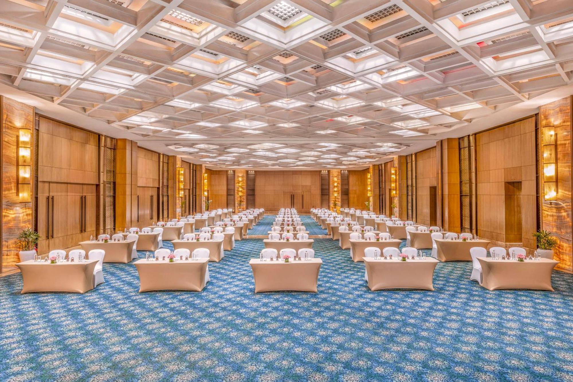 The Leela Ambience Convention Hotel Delhi Nova Deli Exterior foto The Grand Ballroom