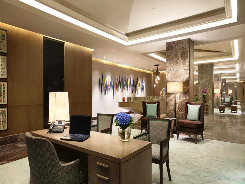 The Leela Ambience Convention Hotel Delhi Nova Deli Exterior foto The Business Centre